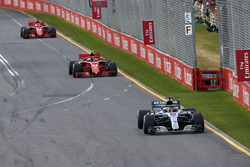 Льюіс Хемілтон, Mercedes-AMG F1 W09, Кімі Райкконен, Ferrari SF71H