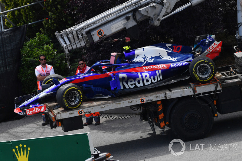 El coche accidentado de Pierre Gasly, Scuderia Toro Rosso STR13