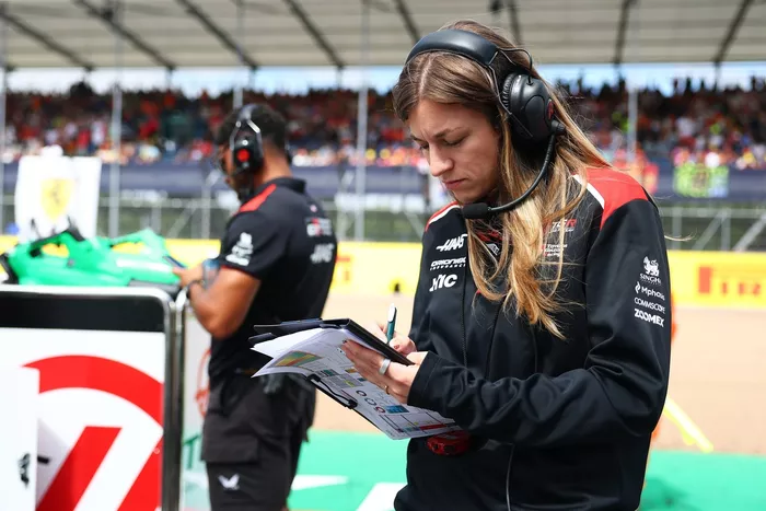 Laura Mueller, ingeniera de carrera de Haas F1 