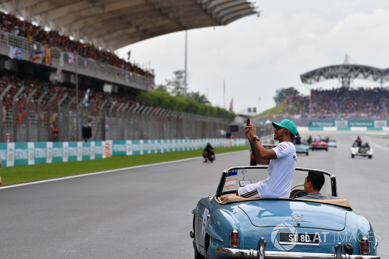 Lewis Hamilton, Mercedes AMG F1 on the drivers parade