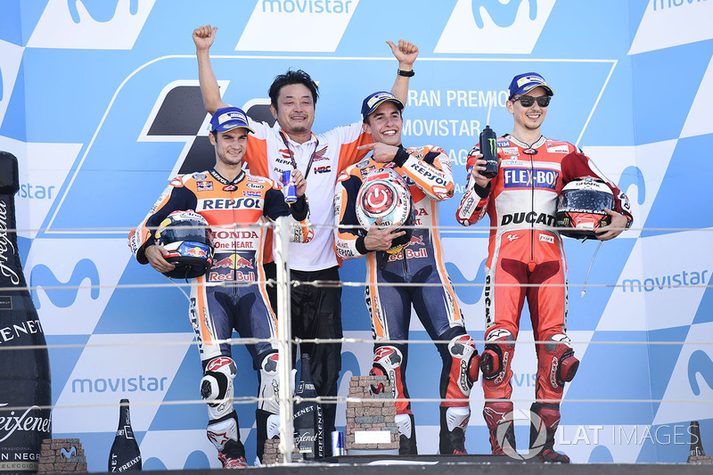 Podio: ganador Marc Marquez, Repsol Honda Team, Dani Pedrosa, Repsol Honda Team, Jorge Lorenzo, Ducati Team