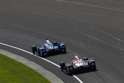 Takuma Sato, Andretti Autosport, Honda; James Davison, Dale Coyne Racing, Honda
