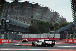 #2 Porsche Team Porsche 919 Hybrid: Тімо Бернхард, Ерл Бембер, Брендон Хартлі