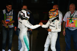 Race winnaar Valtteri Bottas, Mercedes AMG F1 and Lewis Hamilton, Mercedes AMG F1