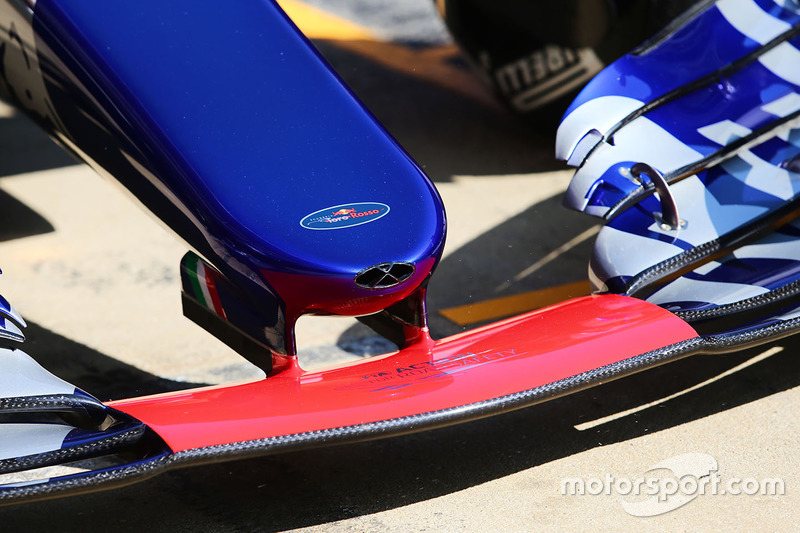 Scuderia Toro Rosso STR12