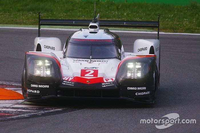 #2 Porsche Team Porsche 919 Hybrid: Timo Bernhard, Earl Bamber, Brendon Hartley