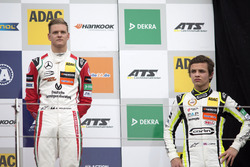 Podium rookie : Mick Schumacher, Prema Powerteam, Dallara F317 - Mercedes-Benz et Lando Norris, Carlin, Dallara F317 Volkswagen