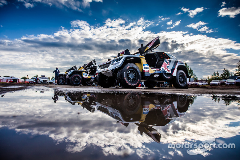 3. #100 Peugeot Sport Peugeot 3008 DKR: Cyril Despres, David Castera