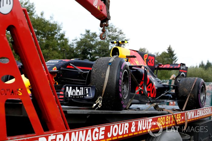 El coche de Max Verstappen, Red Bull Racing RB13 tras romper motor en Bélgica