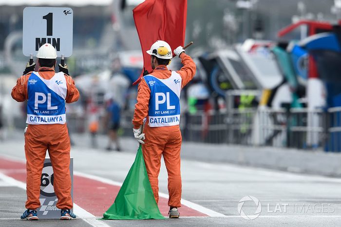Pit lane oficiales de pista