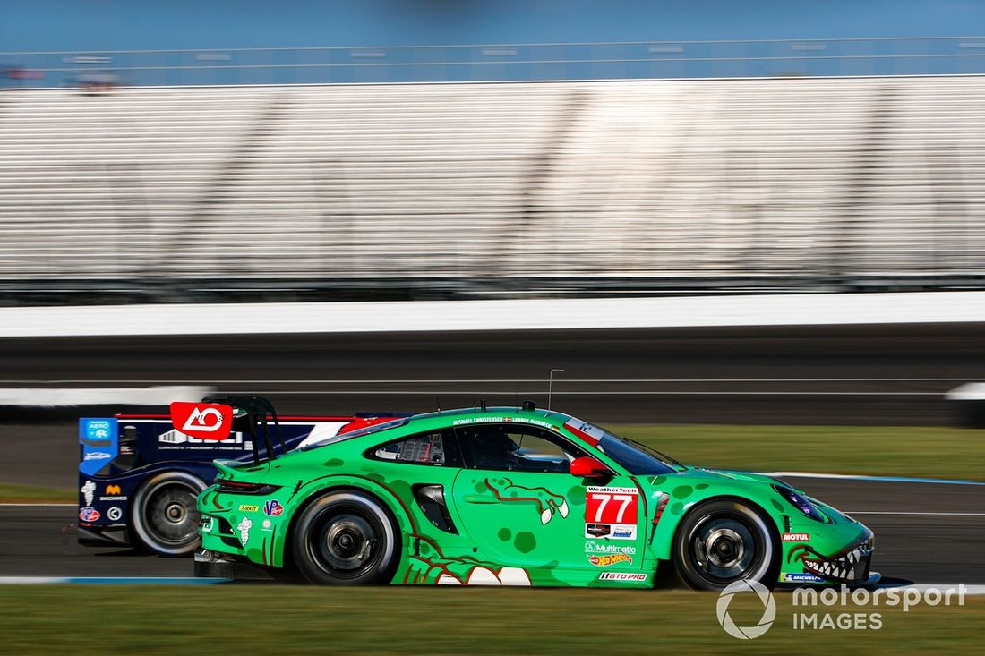 #77 AO Racing Porsche 911 GT3 R: Laurin Heinrich, Klaus Bachler