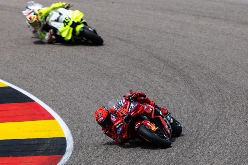Marc Marquez, Ducati Team, Fabio Di Giannantonio, VR46 Racing Team
