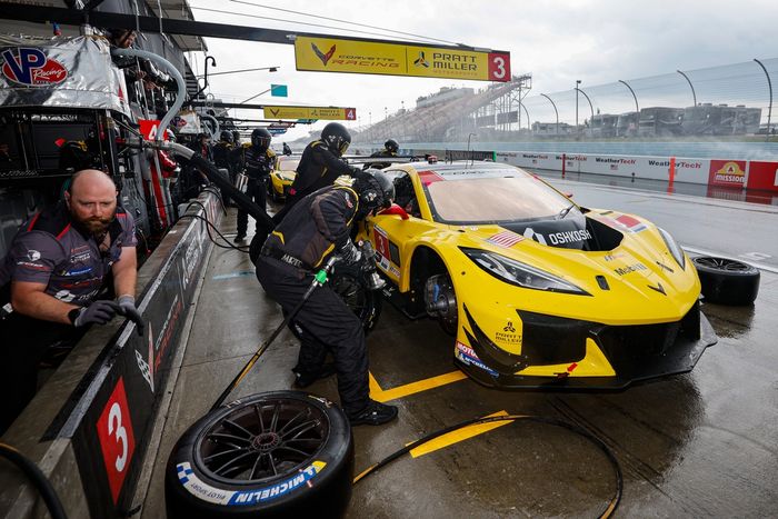 #3 Corvette Racing by Pratt Miller Motorsports Corvette Z06 GT3.R: Antonio Garcia, Alexander Sims