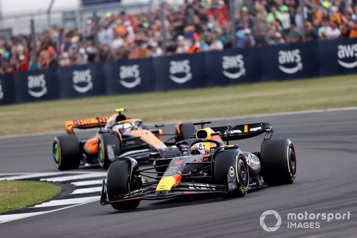 Max Verstappen, Red Bull Racing RB19, Lando Norris, McLaren MCL60