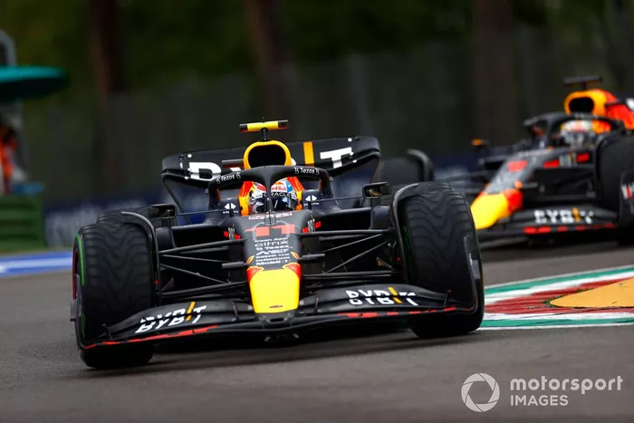 Sergio Pérez, Red Bull Racing RB18, Max Verstappen, Red Bull Racing RB18