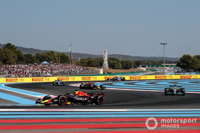 Max Verstappen, Red Bull Racing RB18, Lewis Hamilton, Mercedes W13, Sergio Pérez, Red Bull Racing RB18