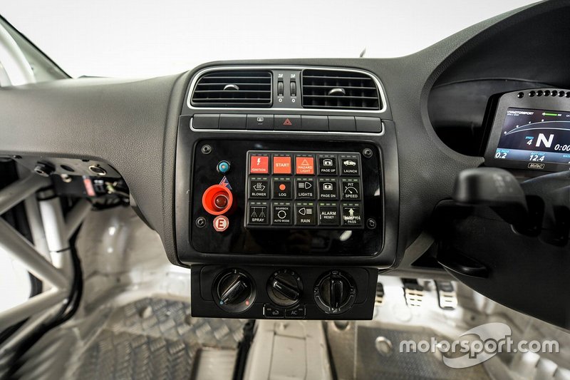 Volkswagen Polo RX cockpit detail
