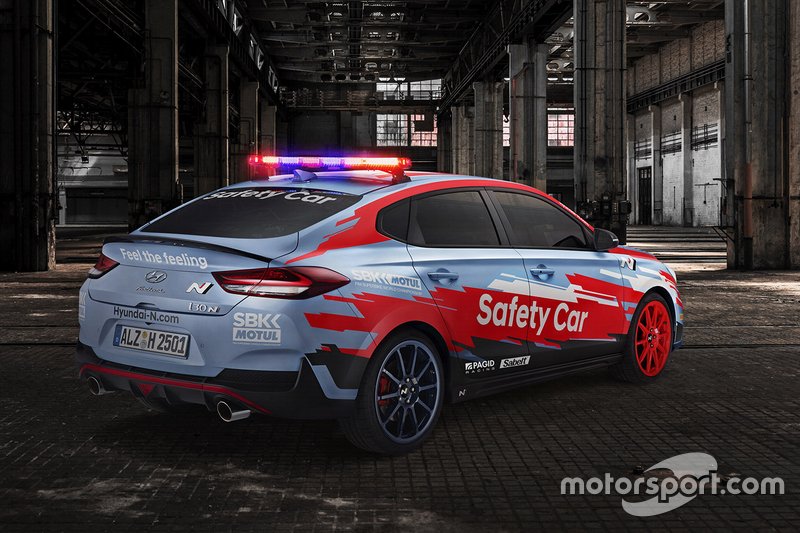 Hyundai i30Fastback N safety car