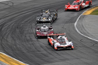 #7 Acura Team Penske Acura DPi, DPi: Helio Castroneves, Ricky Taylor, Alexander Rossi ,#77 Mazda Team Joest Mazda DPi, DPi: Oliver Jarvis, Tristan Nunez, Timo Bernhard, Rene Rast