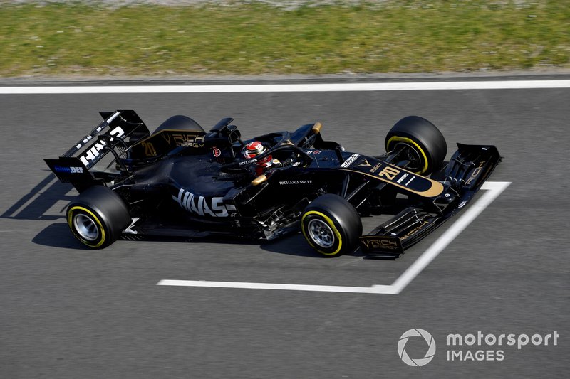 Кевін Магнуссен, Haas F1 Team VF-19