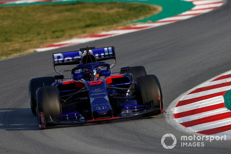 Alex Albon, com a Toro Rosso, foi o segundo do dia