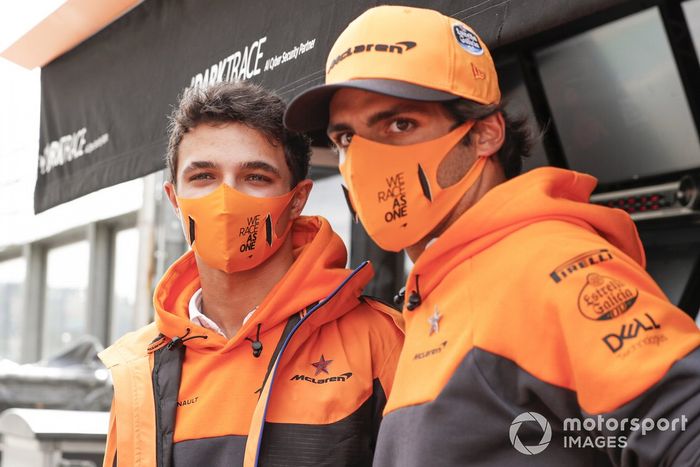 Lando Norris, McLaren, Carlos Sainz Jr., McLaren