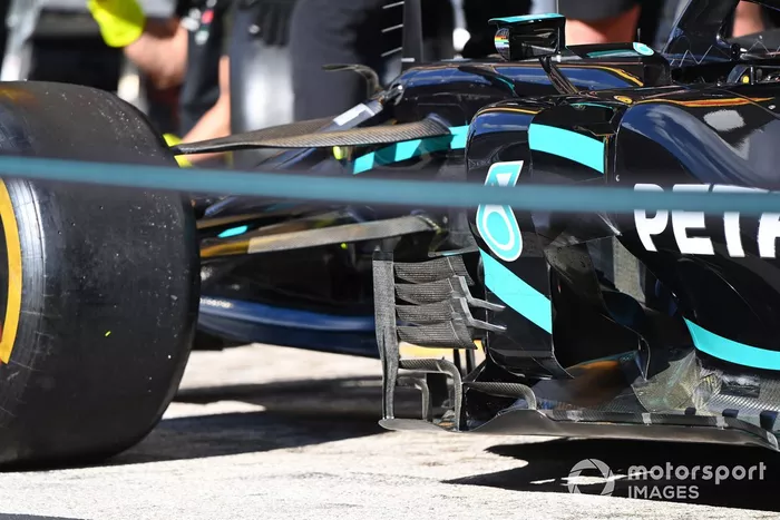 Mercedes W11: Luftleitbleche