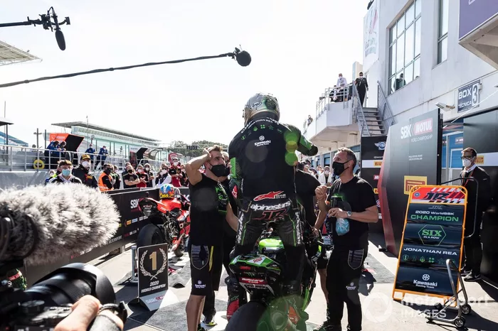 Jonathan Rea, Kawasaki Racing Team Campeón Mundial