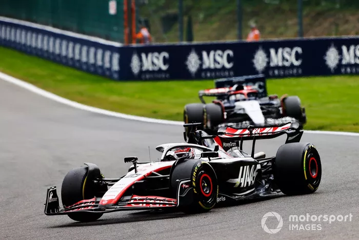 Kevin Magnussen, Haas VF-23, Daniel Ricciardo, AlphaTauri AT04