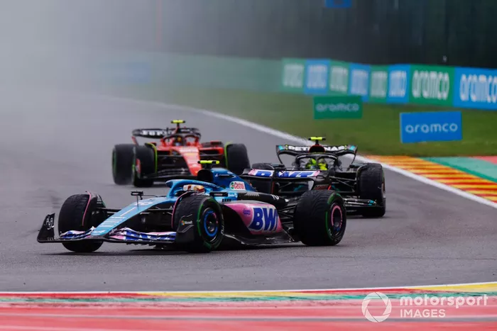Pierre Gasly, Alpine A523, Lewis Hamilton, Mercedes F1 W14, Carlos Sainz, Ferrari SF-23