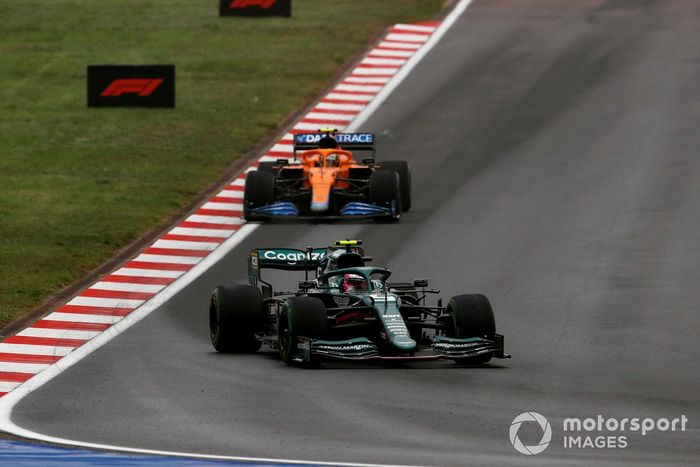 Sebastian Vettel, Aston Martin AMR21, Lando Norris, McLaren MCL35M