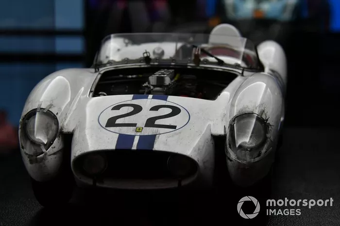 El Ferrari 250TF Testarossa a escala