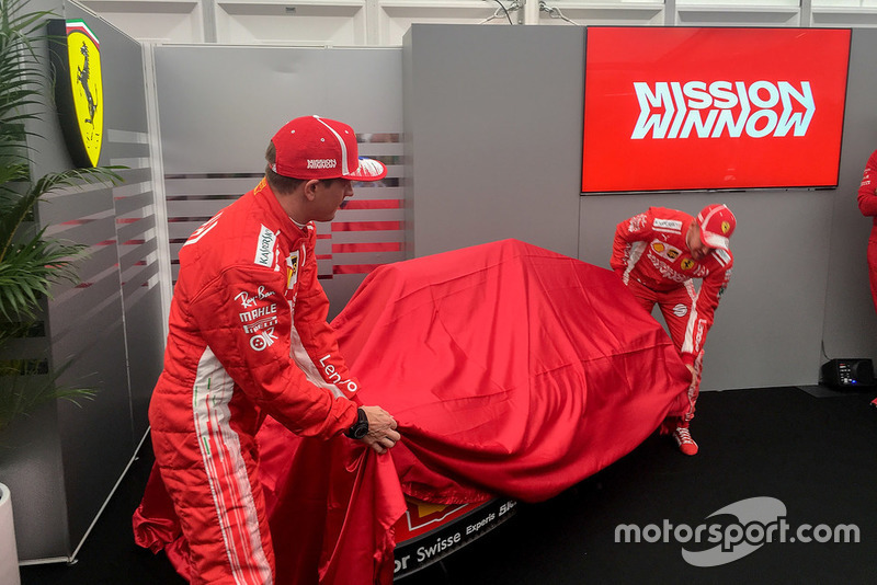 Sebastian Vettel, Kimi Raikkonen, Ferrari, bij de onthulling van de Mission Winnow livery