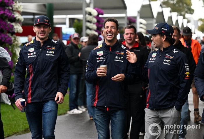 Max Verstappen, Red Bull Racing, Daniel Ricciardo, Sergio Pérez, Red Bull Racing,  y Jonathan Wheatley, Team Manager de Red Bull Racing