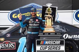 Race winner Martin Truex Jr., Joe Gibbs Racing, Toyota Camry Auto-Owners Insurance