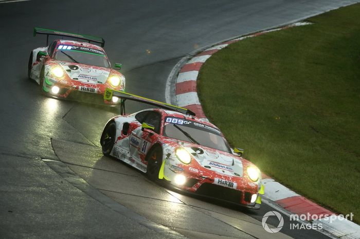 #31 Frikadelli Racing Team Porsche 911 GT3 R: Patrick Pilet, Frederic Makowiecki, Maxime Martin, Dennis Olsen