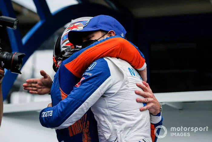 El poleman Scott Dixon, Chip Ganassi Racing Honda y Alex Palou, Chip Ganassi Racing Honda