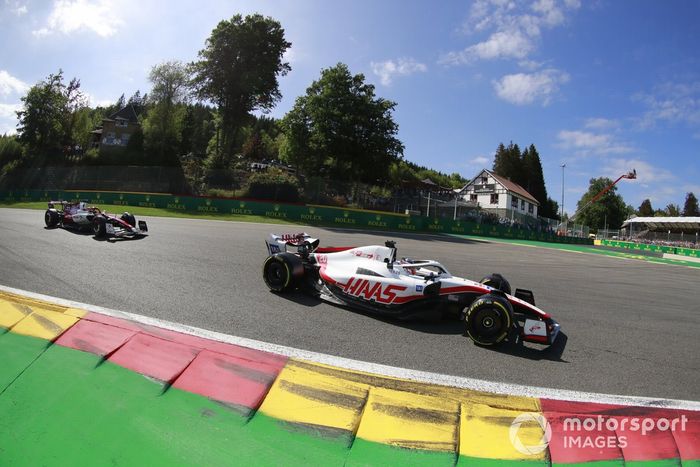 Kevin Magnussen, Haas VF-22, Valtteri Bottas, Alfa Romeo C42