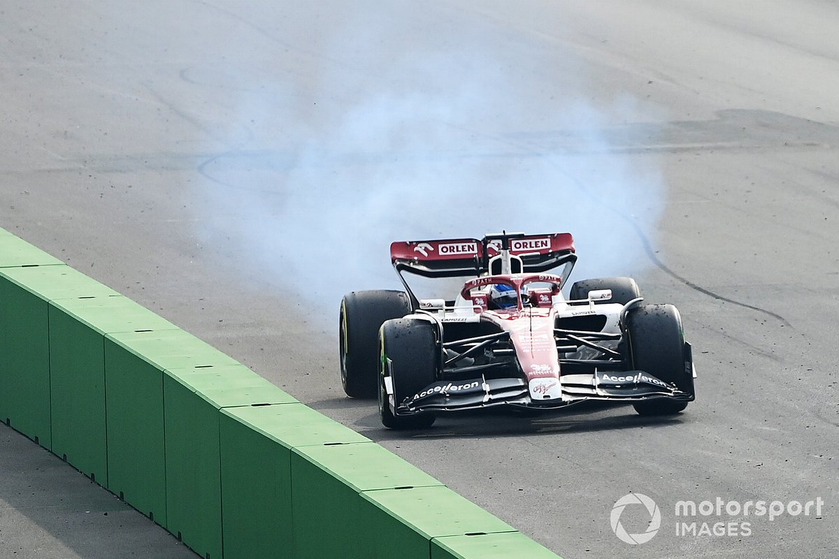 Valtteri Bottas, Alfa Romeo C42, se retira de la carrera en Zandvoort