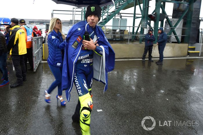 Rossi dejando la parrilla durante el Gran Premio de Gran Bretaña