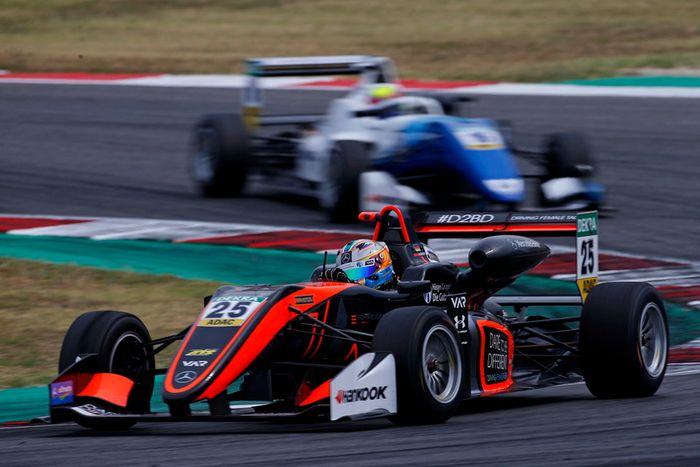 Sophia Flörsch, Van Amersfoort Racing Dallara F317 - Mercedes-Benz