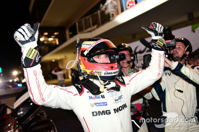 Ganadores de la carrera #1 Porsche Team Porsche 919 Hybrid: Timo Bernhard, Mark Webber, Brendon Hartley