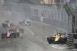 Jolyon Palmer, Renault Sport F1 Team RS16 contraint à l'abandon après un accident