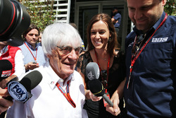 Bernie Ecclestone met de media