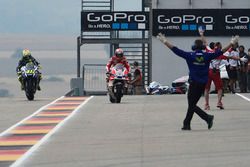 Intercambio de bicicletas de los equipos de Andrea Dovizioso, Ducati Team y Valentino Rossi, Yamaha 