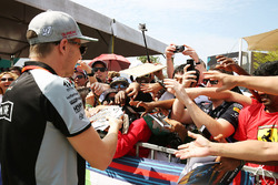 Ніко Хюлькенберг, Sahara Force India F1 роздає автографи фанатам