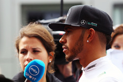 Lewis Hamilton, Mercedes AMG F1 Team con los medios