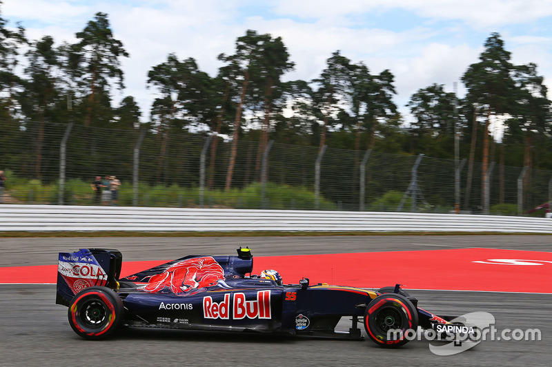 Carlos Sainz Jr, Scuderia Toro Rosso STR11