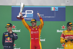 Podium: Norman Nato, Racing Engineering; Pierre Gasly, PREMA Racing und Antonio Giovinazzi, PREMA Racing