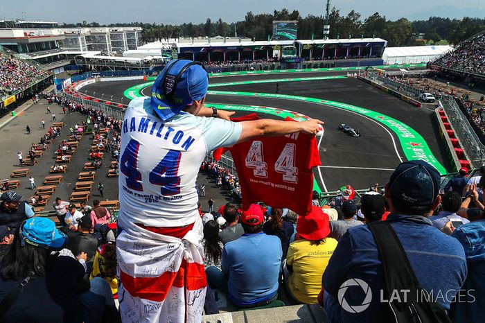 Fans y Lewis Hamilton, Mercedes-Benz F1 W08